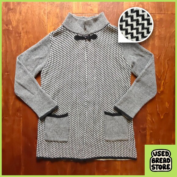 A.Ida Sweaters - A.IDA Womens M Italian Wool Black & White Chevron Buckle Pocket Sweater